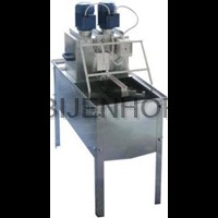 Uncapping machines